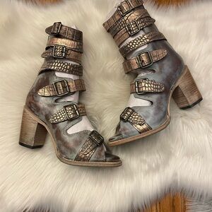 Freebird by Steven Bond Blush Croco Metallic *New*